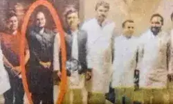 उमेश पाल को गोली मारने वाले शूटर की अखिलेश के साथ फोटो वायरल उमेश पाल को गोली मारने वाले शूटर की अखिलेश के साथ फोटो वायरल