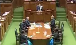 बजट पर मचे बवाल के बाद केंद्र ने दी मंजूरी- पहले लगा था अड़ंगा बजट पर मचे बवाल के बाद केंद्र ने दी मंजूरी- पहले लगा था अड़ंगा