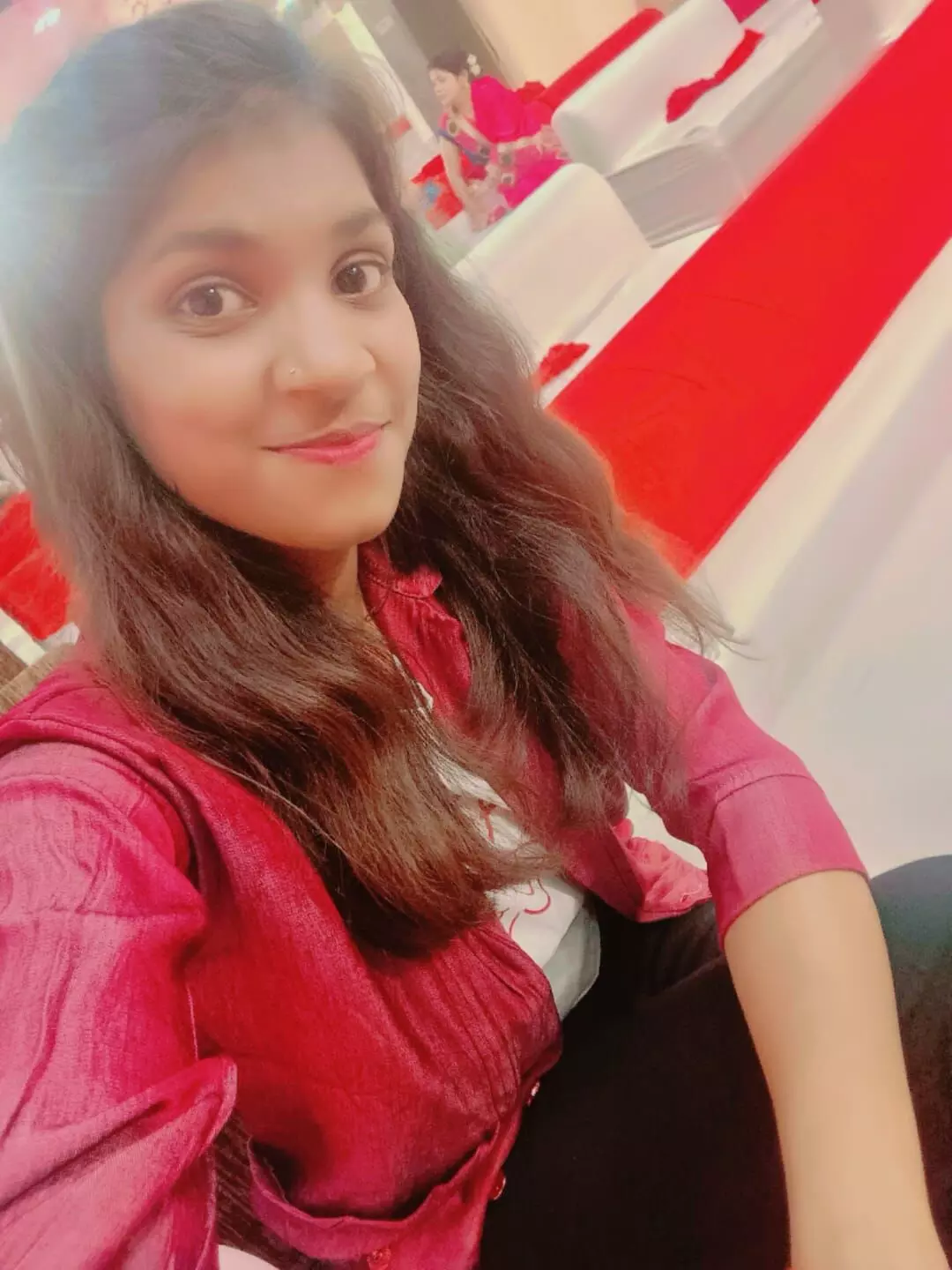 मेरे शब्द मेरी कविता- गांव की वो सीधी सी लड़की सोशल मीडिया पर