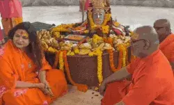 मुस्लिम से सनातनी बनी महिला डॉक्टर ने भेजा 19 तोले सोने का मुकुट मुस्लिम से सनातनी बनी महिला डॉक्टर ने भेजा 19 तोले सोने का मुकुट