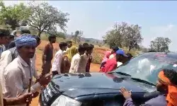 निमंत्रण देने जा रहा ग्रामीण बना बाघ का निवाला- लोगों में भारी दहशत निमंत्रण देने जा रहा ग्रामीण बना बाघ का निवाला- लोगों में भारी दहशत