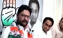 चुनाव से पहले बीजेपी को झटका- पूर्व विधायक का बेटा कांग्रेस में शामिल चुनाव से पहले बीजेपी को झटका- पूर्व विधायक का बेटा कांग्रेस में शामिल