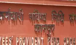 ईपीएफओ दफ्तर पर सीबीआई का छापा- अफसर घूस लेते रंगे हाथ गिरफ्तार ईपीएफओ दफ्तर पर सीबीआई का छापा- अफसर घूस लेते रंगे हाथ गिरफ्तार