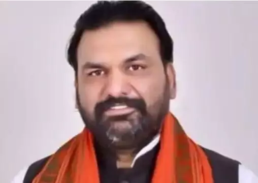 इलेक्शन से पहले बड़ा दांव- BJP अध्यक्ष की छुट्टी इन्हें सौंपी कमान इलेक्शन से पहले बड़ा दांव- BJP अध्यक्ष की छुट्टी इन्हें सौंपी कमान
