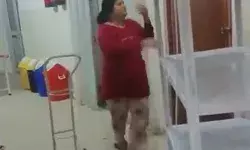 भरी बरसात में पी लेने दो- महिला ने सिर पर रखा गिलास- किया कमरतोड़.. भरी बरसात में पी लेने दो- महिला ने सिर पर रखा गिलास- किया कमरतोड़..