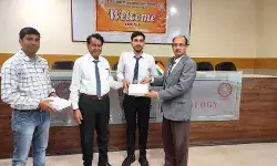 एस0 डी0 कालिज में बी0टेक सब्जेक्ट के 124 स्टूडेंट को मिले टैबलेट एस0 डी0 कालिज में बी0टेक सब्जेक्ट के 124 स्टूडेंट को मिले टैबलेट