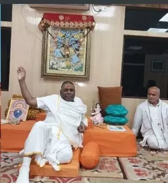 करौली आश्रम- 50 कर्मचारियों द्वारा गिना गया चढ़ावे का पैसा जाता है....