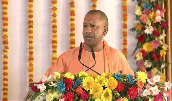 CM योगी ने कसा तंज- कटघरे में खड़ा करके कांग्रेस ने अपना उल्लू किया सीधा