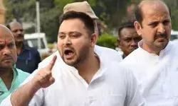 सीबीआई के निशाने पर डिप्टी CM- लैंड फॉर जॉब्स स्कैन में हो रही पूछताछ सीबीआई के निशाने पर डिप्टी CM- लैंड फॉर जॉब्स स्कैन में हो रही पूछताछ