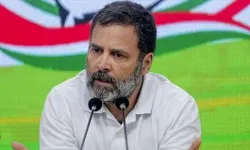 राहुल की सांसदी जाने से कांग्रेसजनों में आक्रोश- बयानबाजी तक सीमित