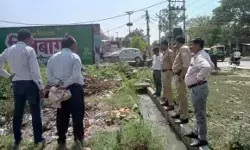लो कर लो बात- पुलिस विभाग की जमीन पर ही कर लिया कब्जा- बना लिए मकान लो कर लो बात- पुलिस विभाग की जमीन पर ही कर लिया कब्जा- बना लिए मकान