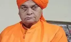 स्वामी ईद पर हेलीकॉप्टर से करेंगे नमाजियों पर फूलों की बारिश - मांगी स्वामी ईद पर हेलीकॉप्टर से करेंगे नमाजियों पर फूलों की बारिश - मांगी