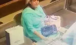 ज्वेलरी शोरूम से सोने की अंगूठी चोरी कर फुर्र हुई चोरनी अरेस्ट ज्वेलरी शोरूम से सोने की अंगूठी चोरी कर फुर्र हुई चोरनी अरेस्ट