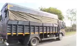 बोला माफिया के काफिले का पुलिस ड्राइवर- मीडियाकर्मी कराएंगे एक्सीडेंट बोला माफिया के काफिले का पुलिस ड्राइवर- मीडियाकर्मी कराएंगे एक्सीडेंट