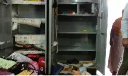 पुलिस गश्त की खुली पोल- सिपाही का घर खंगालकर बदमाश गोल पुलिस गश्त की खुली पोल- सिपाही का घर खंगालकर बदमाश गोल