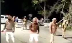 फोर्स के साए में अमृतसर- स्वर्ण मंदिर में भगोड़ा कर सकता है सरेंडर फोर्स के साए में अमृतसर- स्वर्ण मंदिर में भगोड़ा कर सकता है सरेंडर