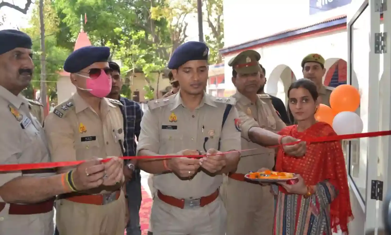 क्राईम कंट्रोल के साथ-साथ थाने को भी सवांरता है यह SHO