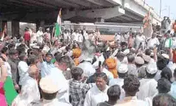 दिल्ली जा रहे प्रजापति समाज के लोग पुलिस ने रोके- हंगामे से लगा जाम