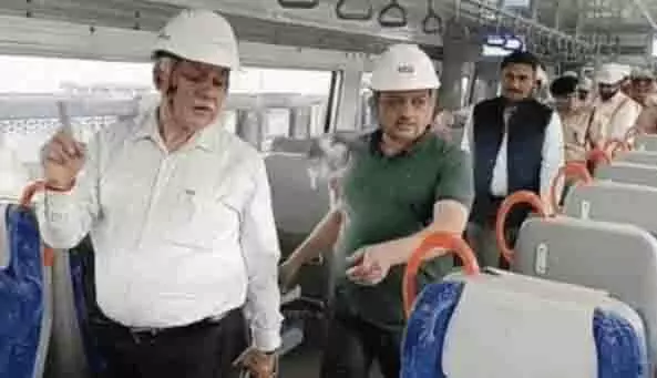 ट्रैक पर दौडी रैपिड ट्रेन- मुख्य सचिव ने किया पहला सफर ट्रैक पर दौडी रैपिड ट्रेन- मुख्य सचिव ने किया पहला सफर