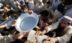 बिगड़ते हालात- आटे के लिए मची भगदड़- 12 की मौत- कारोबारी की हत्या बिगड़ते हालात- आटे के लिए मची भगदड़- 12 की मौत- कारोबारी की हत्या