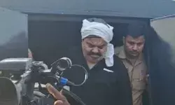 एसटीएफ की बड़ी कार्रवाई- अरेस्ट किया माफिया डॉन अतीक का बहनोई एसटीएफ की बड़ी कार्रवाई- अरेस्ट किया माफिया डॉन अतीक का बहनोई