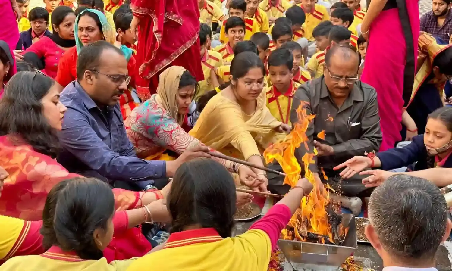 पी.आर.पब्लिक स्कूल में यज्ञ आयोजन के साथ नए सत्र की शुरुआत