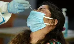 गर्ल्स हॉस्टल में फूटा कोरोना बम- मिली दर्जनों छात्राएं पॉजिटिव गर्ल्स हॉस्टल में फूटा कोरोना बम- मिली दर्जनों छात्राएं पॉजिटिव