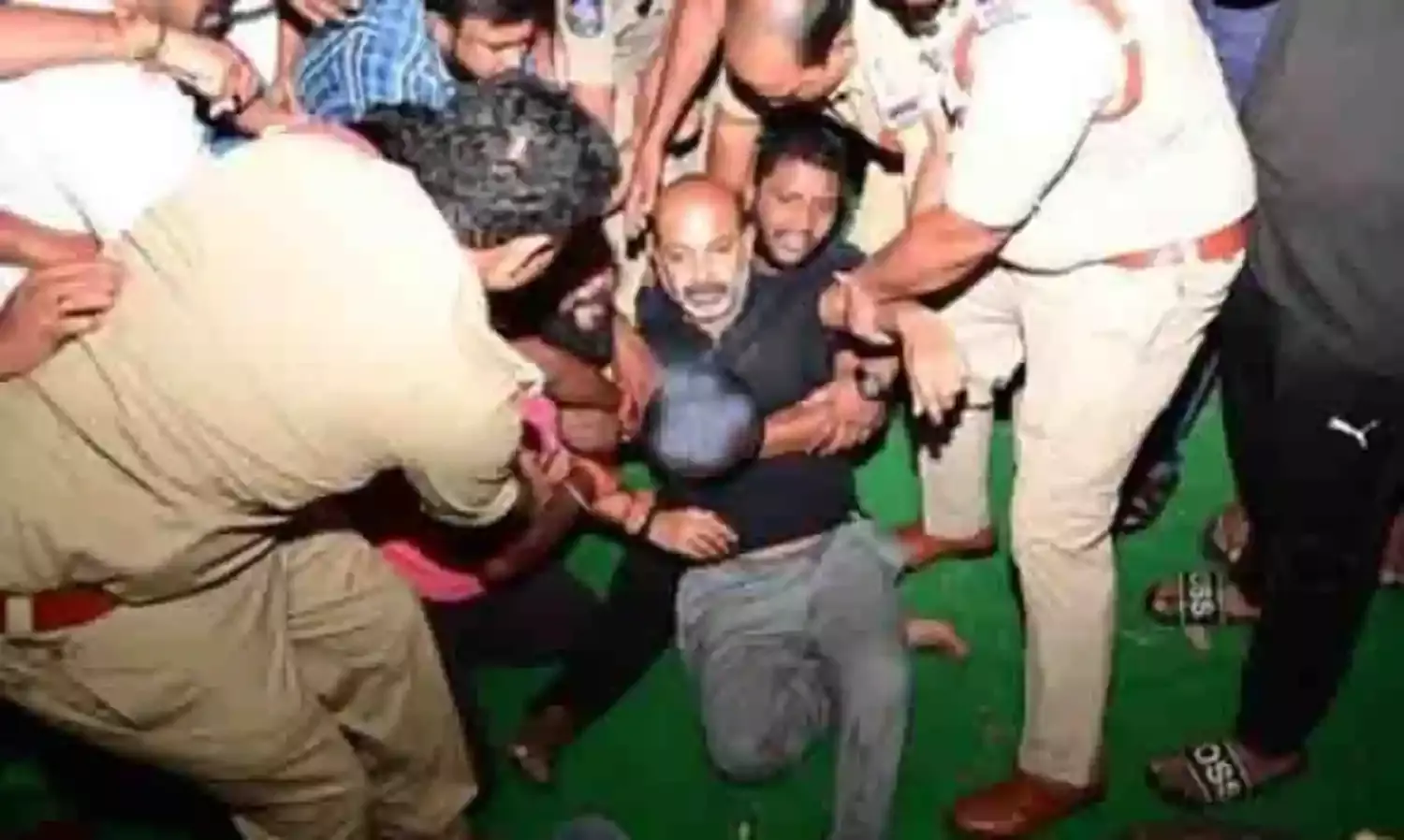 पेपर लीक मामले में बीजेपी प्रदेशाध्यक्ष गिरफ्तार- घर से खींचकर ले..