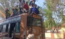 हाय राम 54 सीटर बस में 130 यात्री- पुलिस ने भी दबाई दांतो तले उंगली