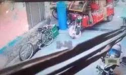 जान लेने के लिए महिला के पीछे दौड़ी बेलगाम हुई ई रिक्शा