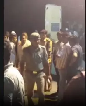 मंदिर के भीतर पुजारी का जला शव मिलने से मचा हड़कंप- जांच में जुटी पुलिस