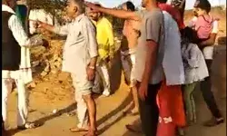 पार्किंग में अवैध वसूली का विरोध- श्रद्धालुओं पर बरसे लाठी- डंडे