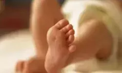 मृत्यु प्रमाण पत्र के साथ थमाया नवजात- दफनाने पहुंचे तो रह गए हैरान