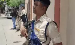 अतीक के करीबी बिल्डर के घर नोटों का जखीरा- वकील का भी खंगाला.. अतीक के करीबी बिल्डर के घर नोटों का जखीरा- वकील का भी खंगाला..