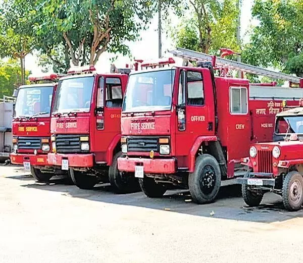 किसान की 8 बीघा फसल हुई जलकर राख- मौके पर पहुंची दमकल विभाग की टीम