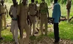 बगीचे से युवक का शव हुआ बरामद- पुलिस जांच में जुटी बगीचे से युवक का शव हुआ बरामद- पुलिस जांच में जुटी