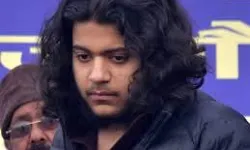 कड़े सुरक्षा बंदोबस्त के बीच असद सुपुर्द-ए खाक, बनाई गई वीडियो कड़े सुरक्षा बंदोबस्त के बीच असद सुपुर्द-ए खाक, बनाई गई वीडियो