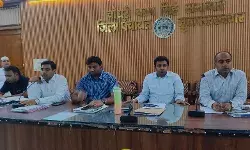 DM ने की अफसरों संग मीटिंग - चुनाव को लेकर रहें चौकन्ना