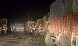 जीएसटी चोरी कर स्क्रैप लाते 11 ट्रक पकड़े - होगी कार्यवाई जीएसटी चोरी कर स्क्रैप लाते 11 ट्रक पकड़े - होगी कार्यवाई