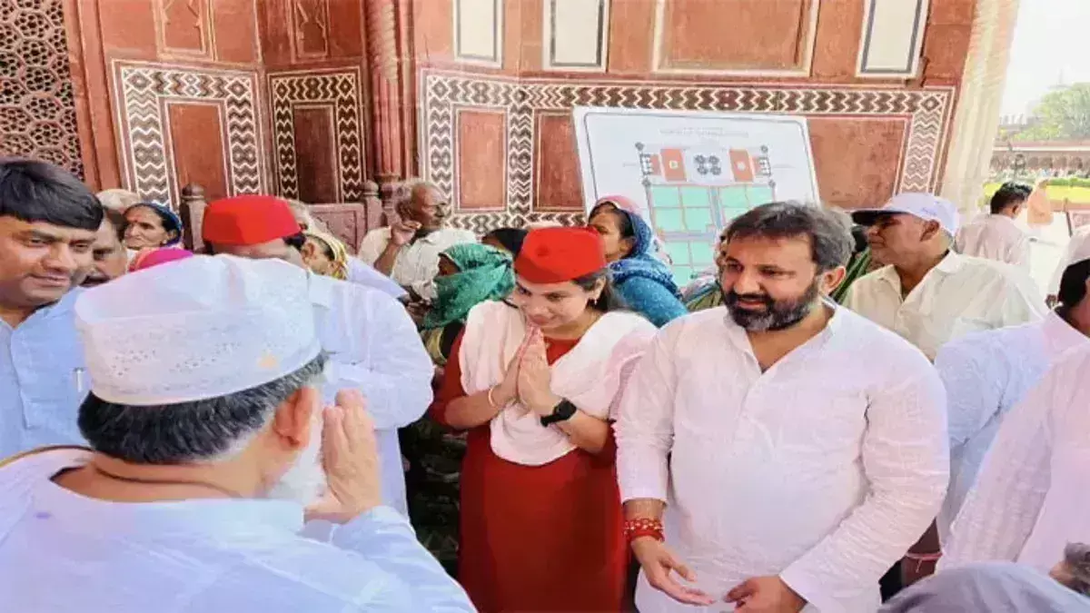 ताजमहल में चुनाव प्रचार करने पर सपा प्रत्याशी के खिलाफ FIR