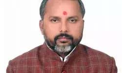 यूपी निकाय चुनाव- चाचा को करीबी ने दिया झटका- बीजेपी में शामिल