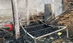 कांग्रेस प्रत्याशी के घर में भीषण आग- फ्रिज एसी समेत लाखों का माल राख कांग्रेस प्रत्याशी के घर में भीषण आग- फ्रिज एसी समेत लाखों का माल राख