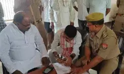 ढोल नगाड़ों के साथ अखिलेश का करीबी सपा नेता किया जिला बदर ढोल नगाड़ों के साथ अखिलेश का करीबी सपा नेता किया जिला बदर