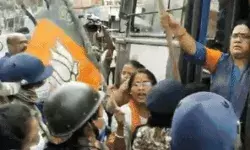 7 जनपदों में बीजेपी का बंद- बसों पर पथराव- चले लाठी डंडे 7 जनपदों में बीजेपी का बंद- बसों पर पथराव- चले लाठी डंडे