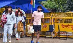 पैंतरेबाजी जारी- बृजभूषण पर एफआईआर के बाद जंतर मंतर पर बिजली पानी काटा पैंतरेबाजी जारी- बृजभूषण पर एफआईआर के बाद जंतर मंतर पर बिजली पानी काटा