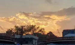 खेत में काम कर रहे किसान पर गिरी बिजली- कर गई सिर का ऐसा हाल खेत में काम कर रहे किसान पर गिरी बिजली- कर गई सिर का ऐसा हाल