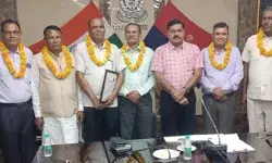 समारोह आयोजित कर पुलिस अफसरों एवं कर्मियों को दी विदाई समारोह आयोजित कर पुलिस अफसरों एवं कर्मियों को दी विदाई