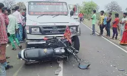 तूफान के साथ हुई भिड़ंत में बाइक सवार समेत तीन घायल