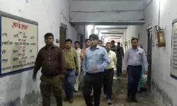 चुनाव को लेकर नेताओं से मुलाक़ात के बाद प्रेक्षक ने परखी व्यवस्था चुनाव को लेकर नेताओं से मुलाक़ात के बाद प्रेक्षक ने परखी व्यवस्था