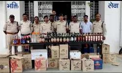 ट्रक से मिला दारू का जखीरा-तस्करी के लिए जा रही लाखों की शराब बरामद